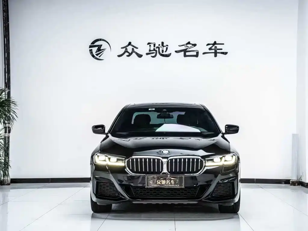 BMW 5 Series 2022 — фото 2