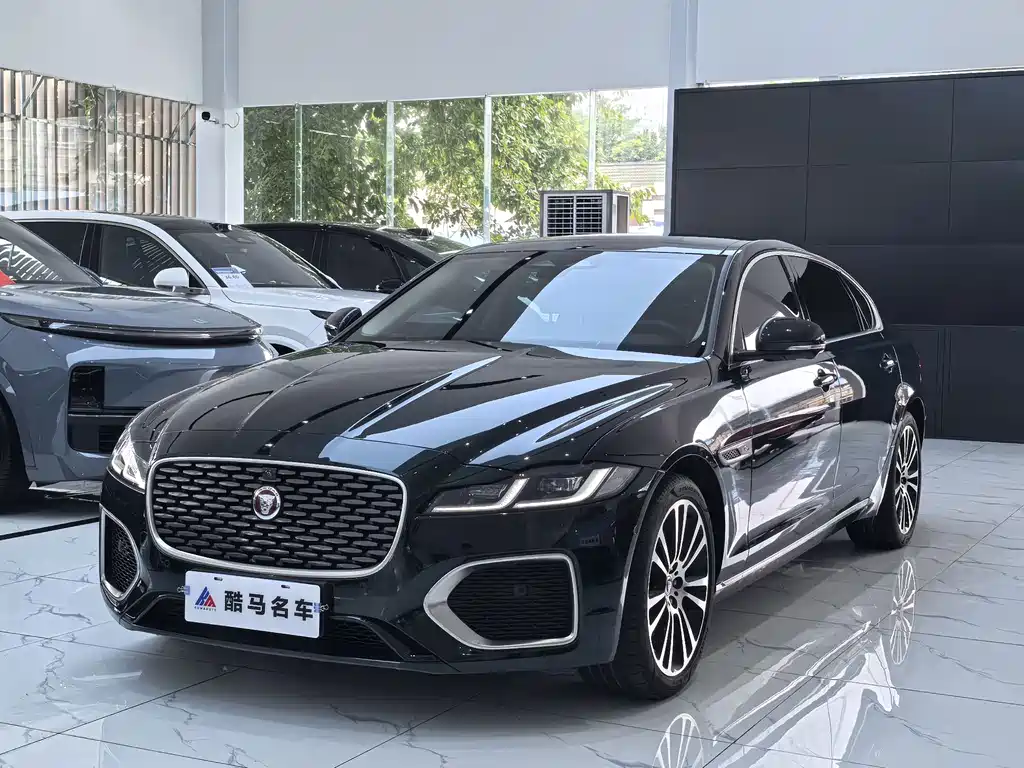 Jaguar XFL 2025 — фото 1