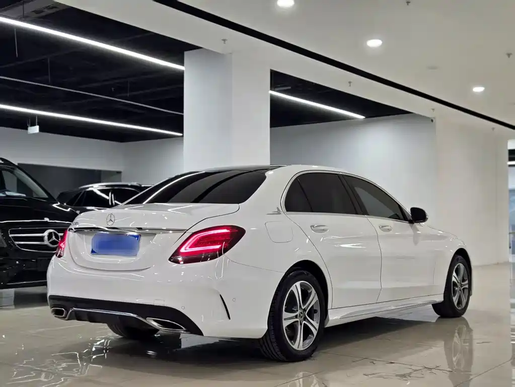 Mercedes-Benz C-Class 2019 — фото 4