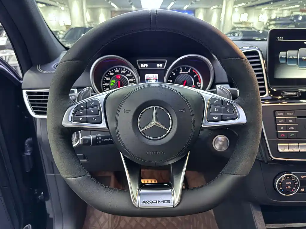 Mercedes-Benz GLS AMG 2018 — фото 19