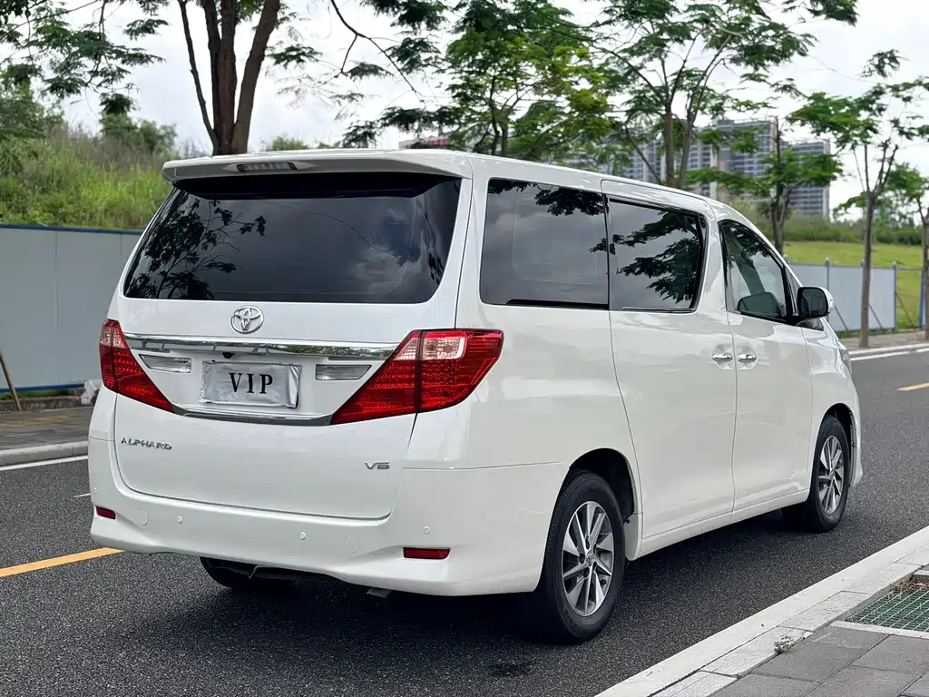 Toyota Alphard 2015 — фото 11