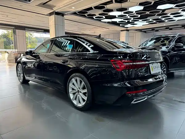 Audi A6L 2022