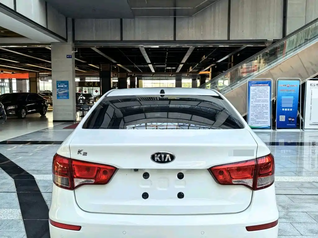 Kia K2 2016 — фото 11