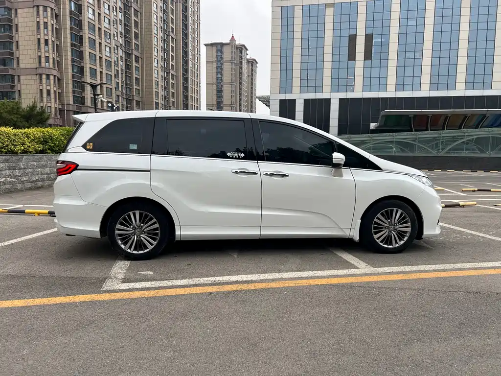 Honda Odyssey 2019 — фото 7