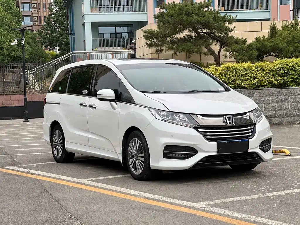 Honda Odyssey 2019 — фото 3