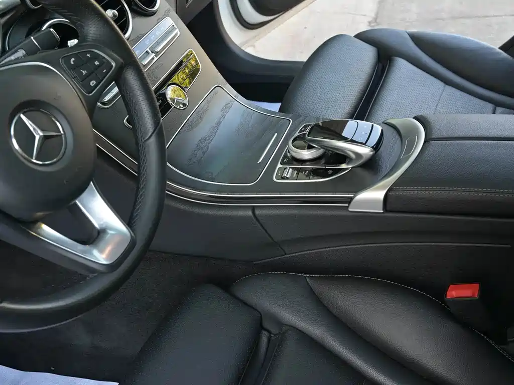 Mercedes-Benz C-Class 2018 — фото 16