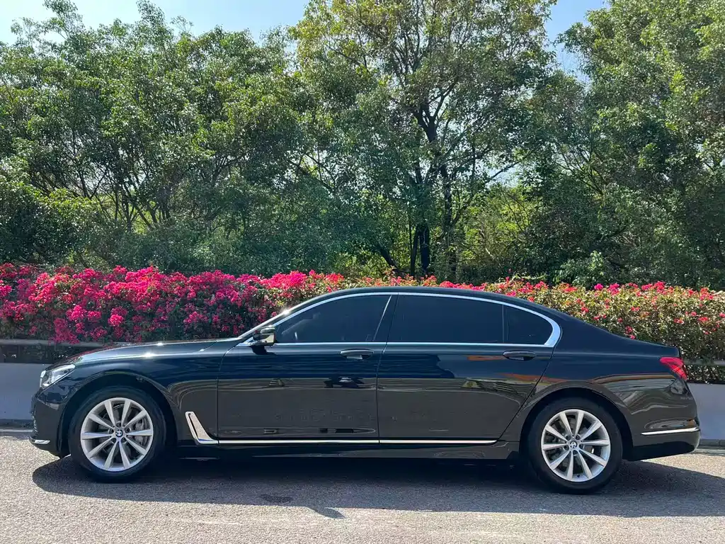 BMW 7 Series 2016 — фото 3