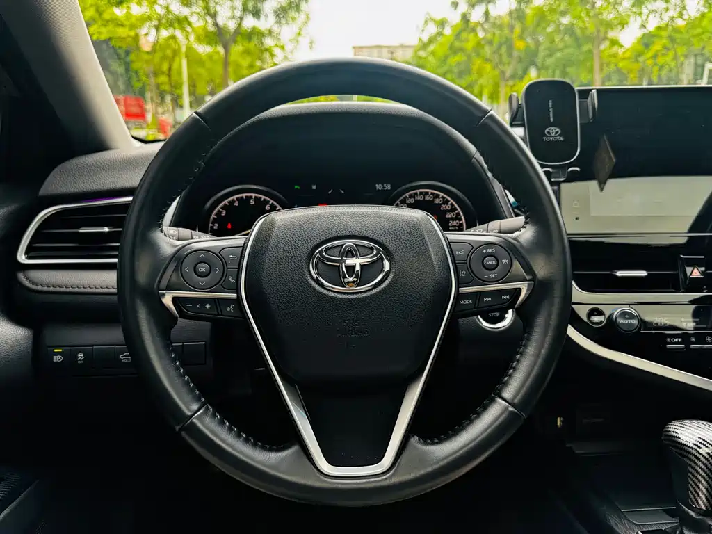 Toyota Camry 2024 — фото 16
