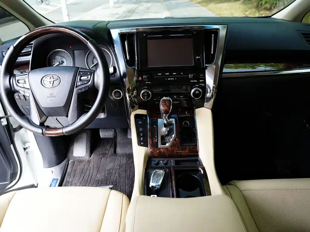 Toyota Alphard 2019 — фото 6