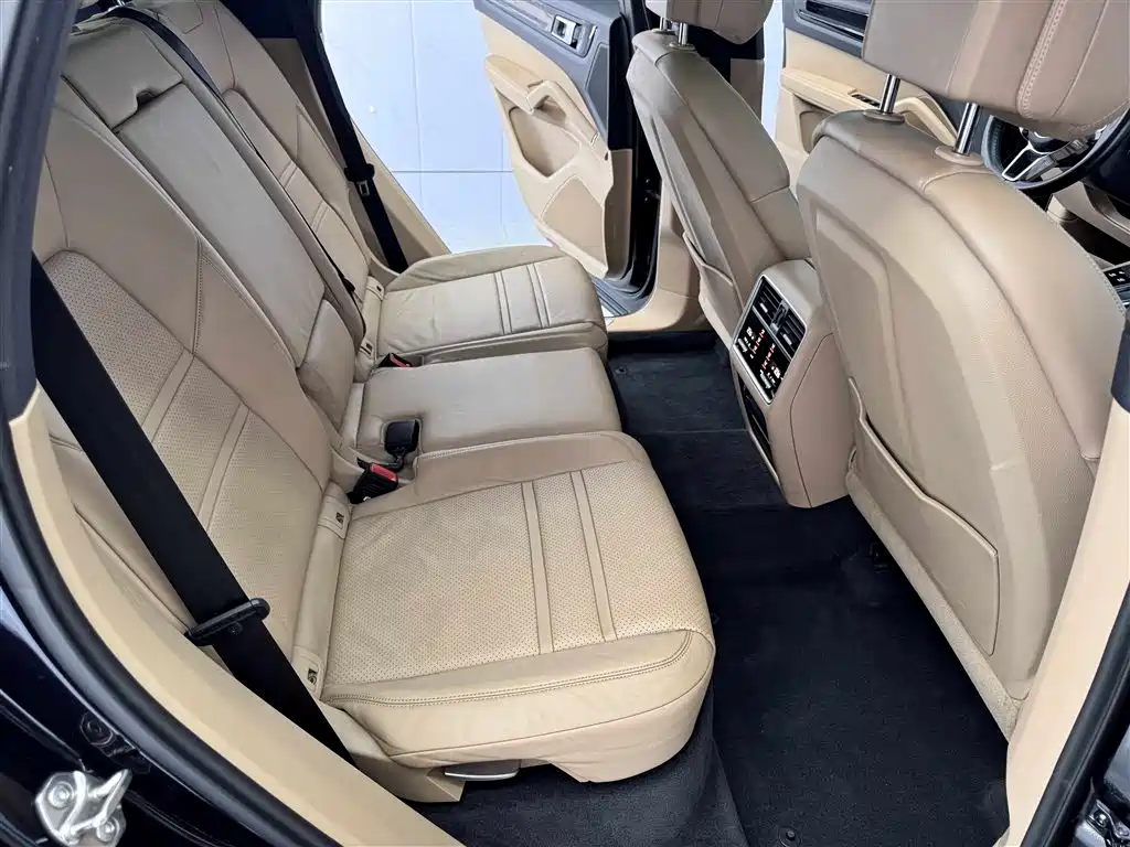 Porsche Cayenne 2019 — фото 11