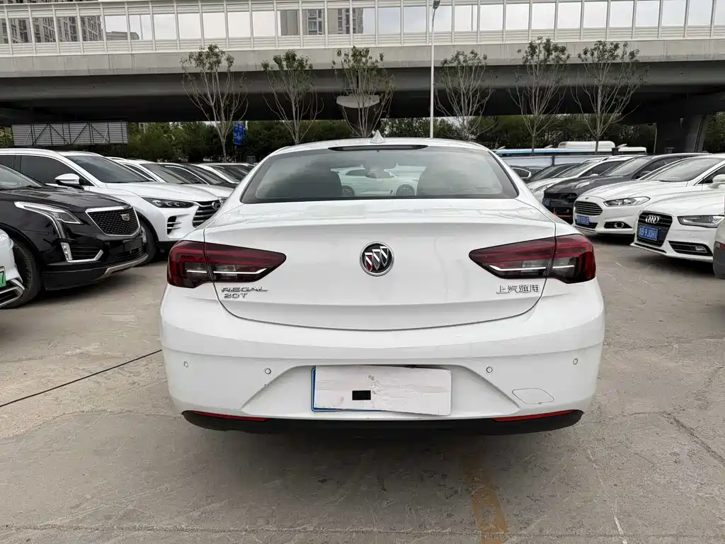 Buick Regal 2018 — фото 9