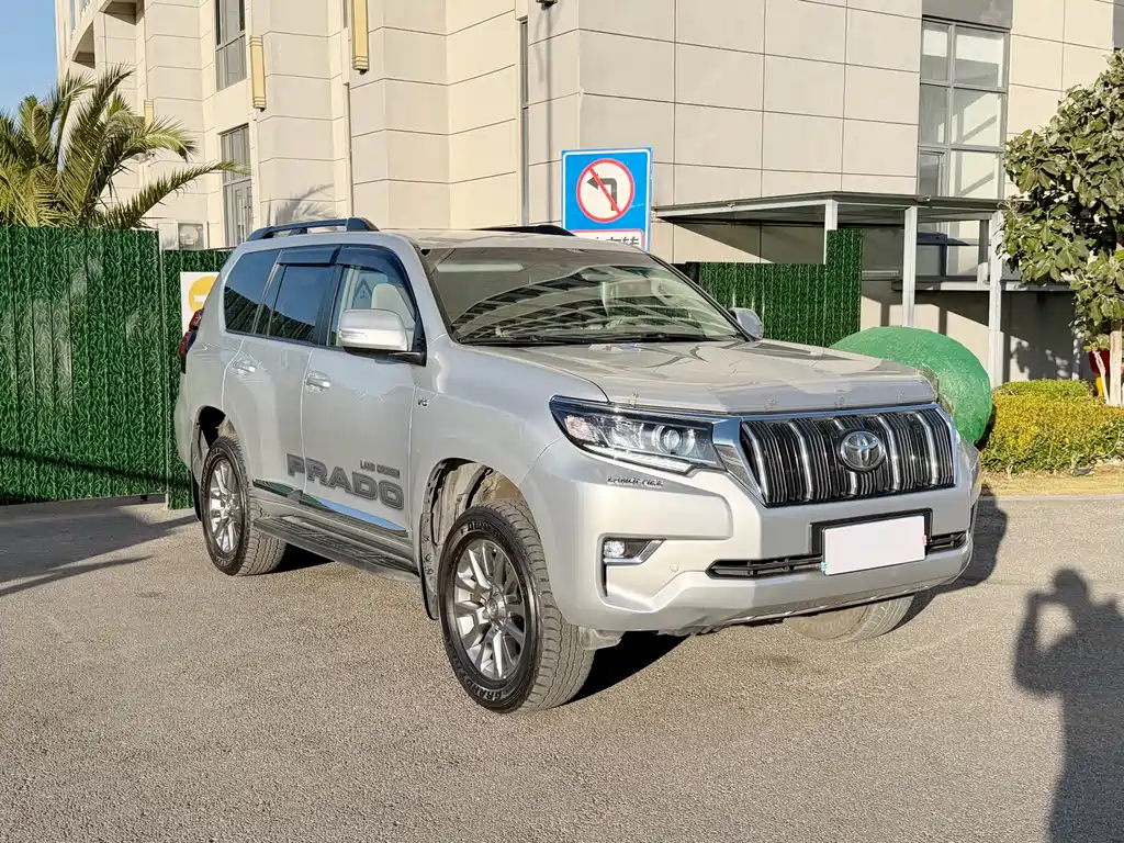 Toyota Prado 2018 — фото 3
