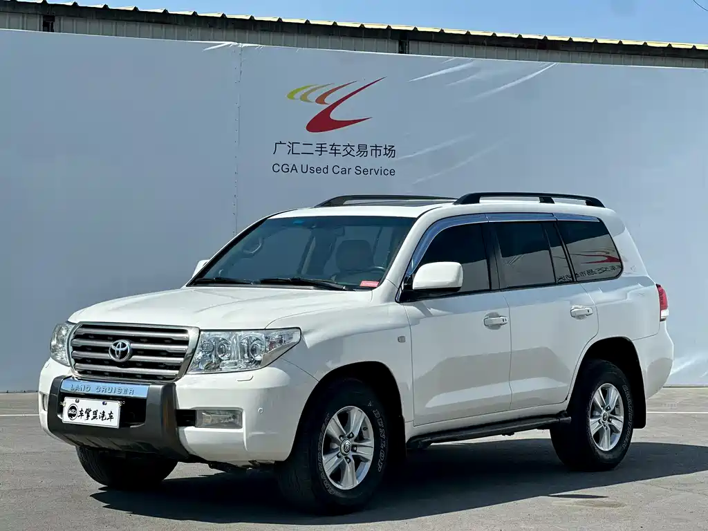 Toyota Land Cruiser 2011 — фото 1