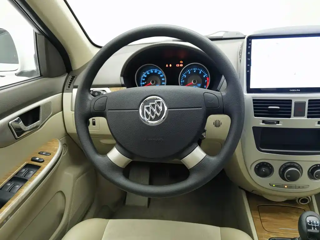 Buick Excelle 2016 — фото 11