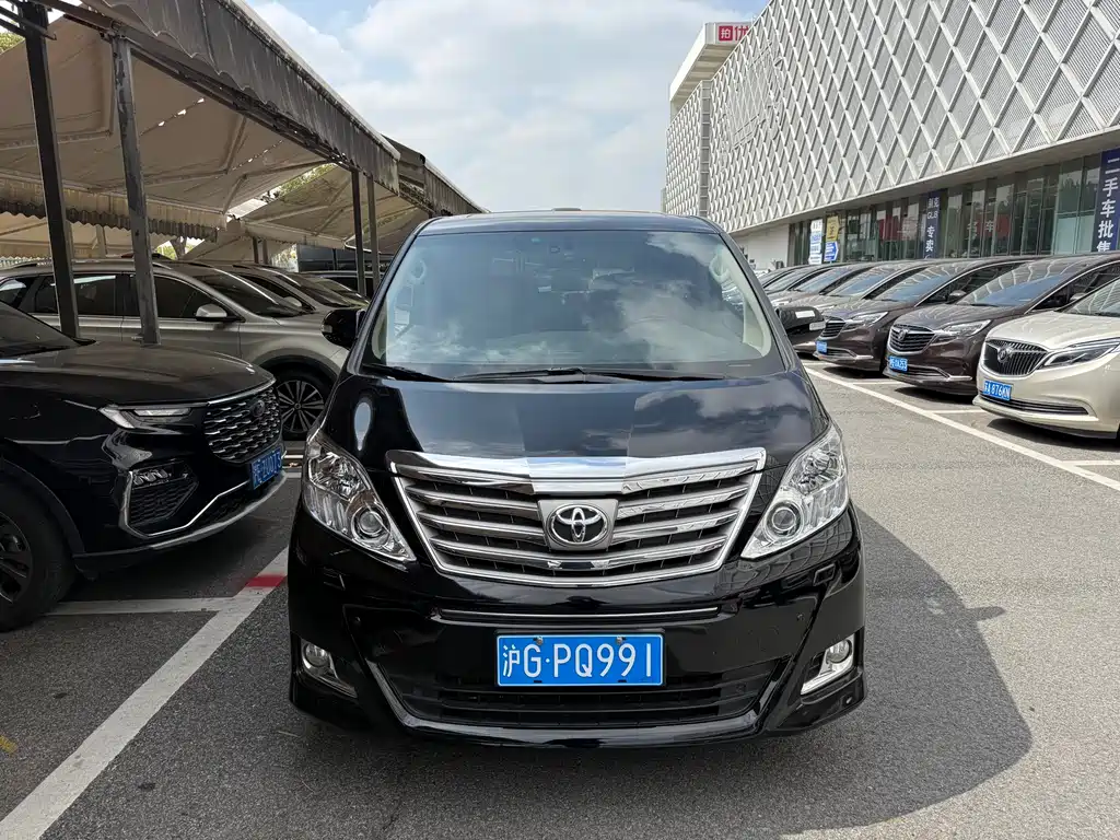 Toyota Alphard 2014