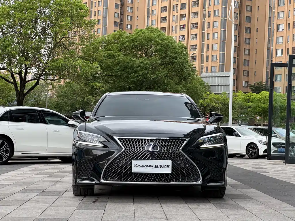 Lexus LS 2019 — фото 2