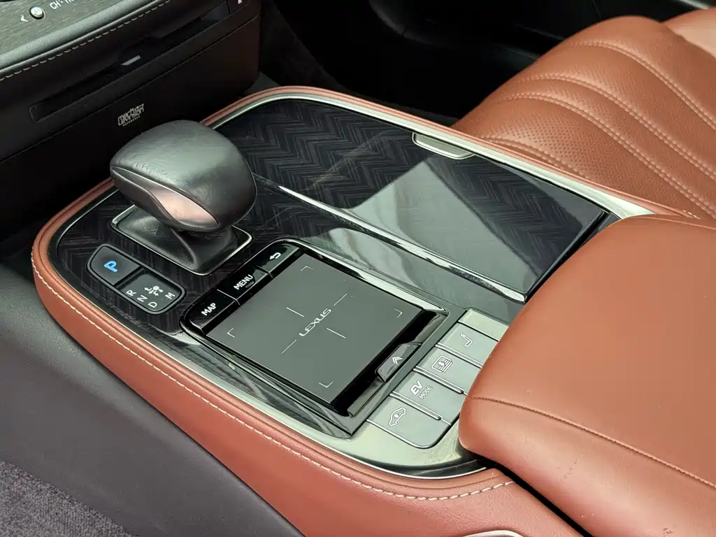 Lexus LS 2019 — фото 12