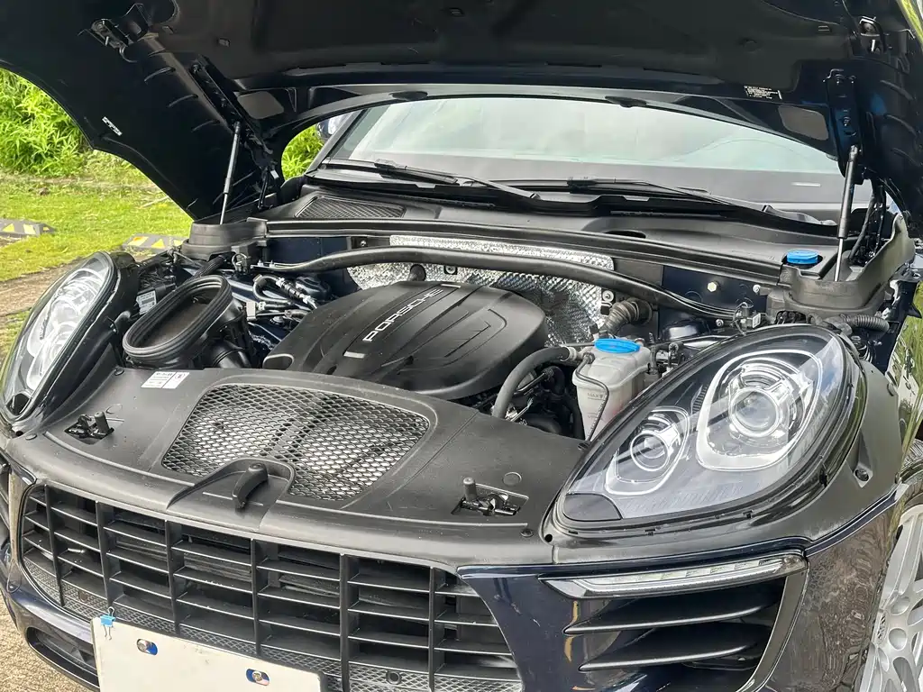 Porsche Macan 2018 — фото 12