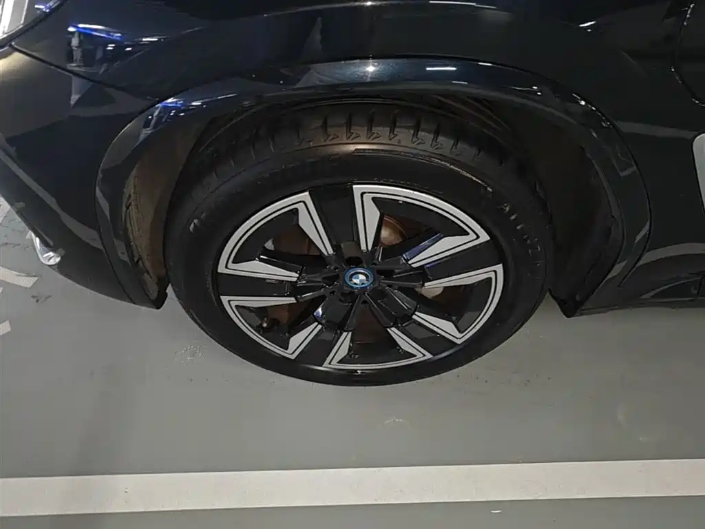 BMW iX3 2023 — фото 23