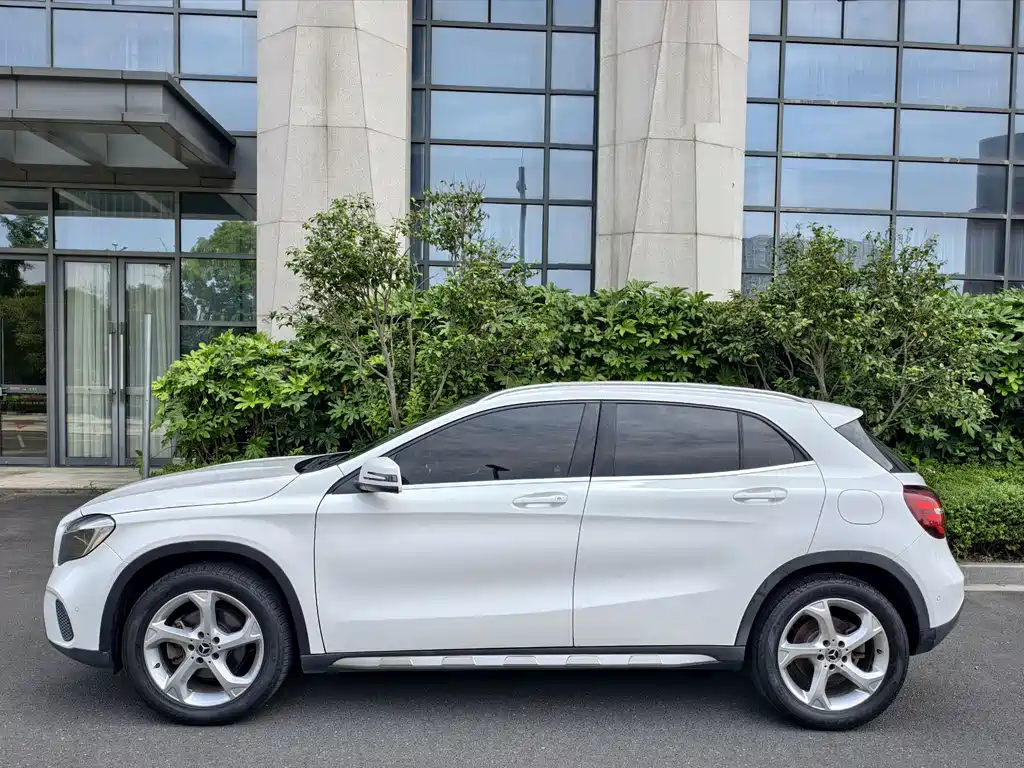 Mercedes-Benz GLA 2018 — фото 4