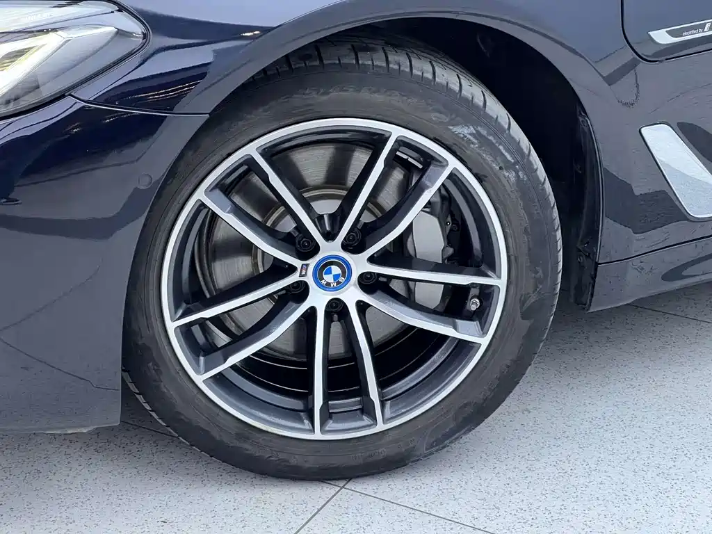 BMW 5 Series New Energy 2024 — фото 10