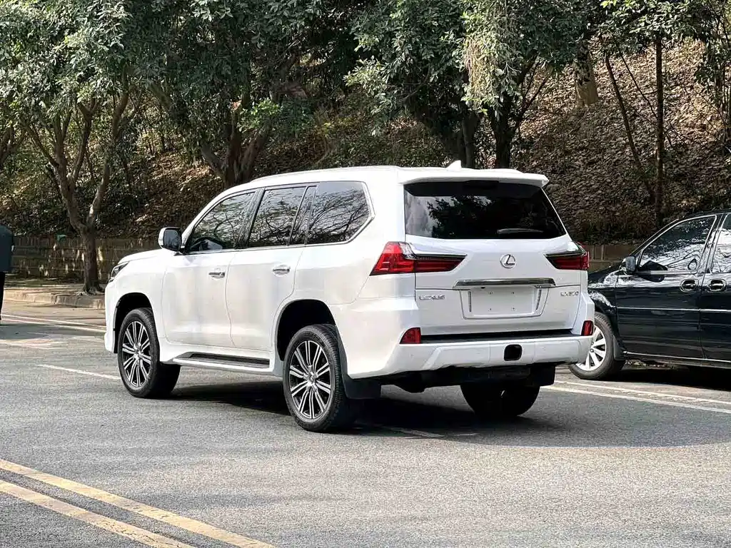 Lexus LX 2019 — фото 4
