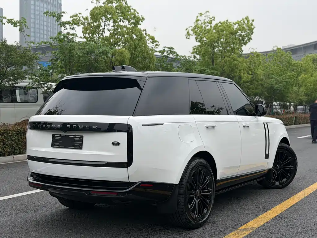 Land Rover Range Rover 2023 — фото 15