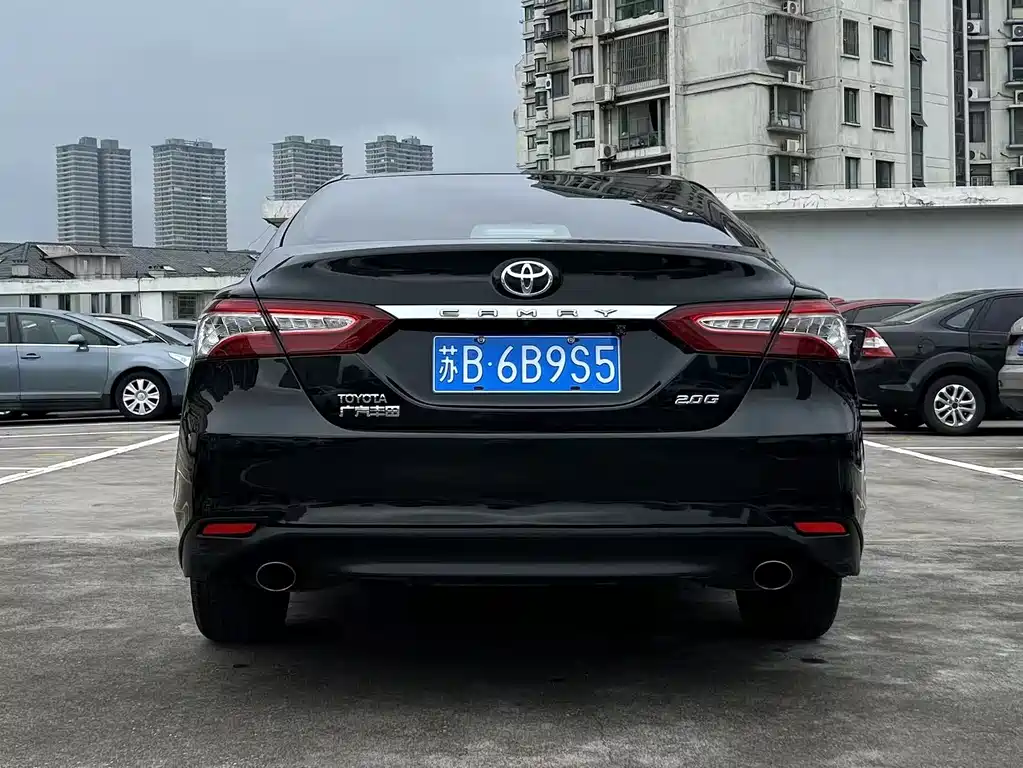 Toyota Camry 2018 — фото 9