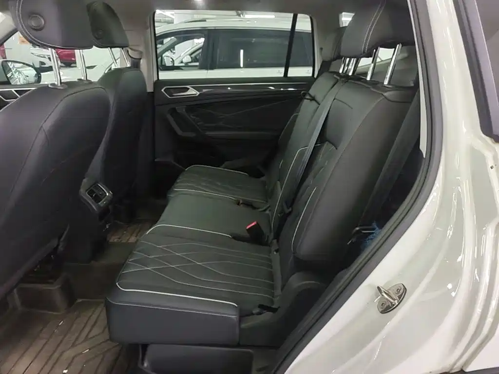 Volkswagen Tiguan L 2023 — фото 17
