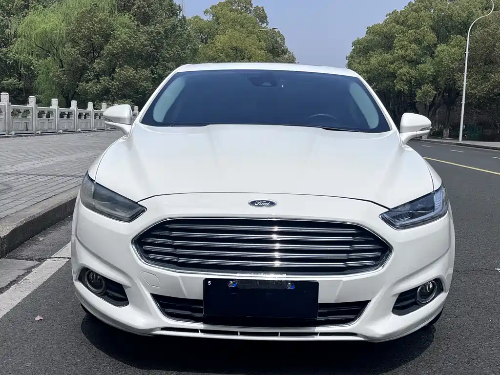 Ford Mondeo 2014 — фото 2