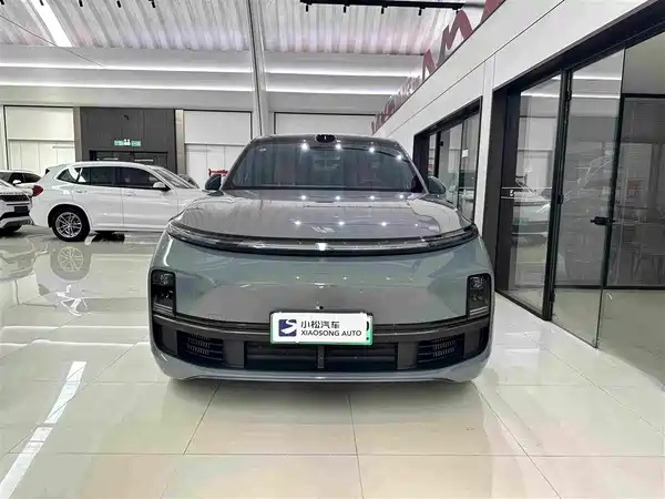 Li Auto L8 2025