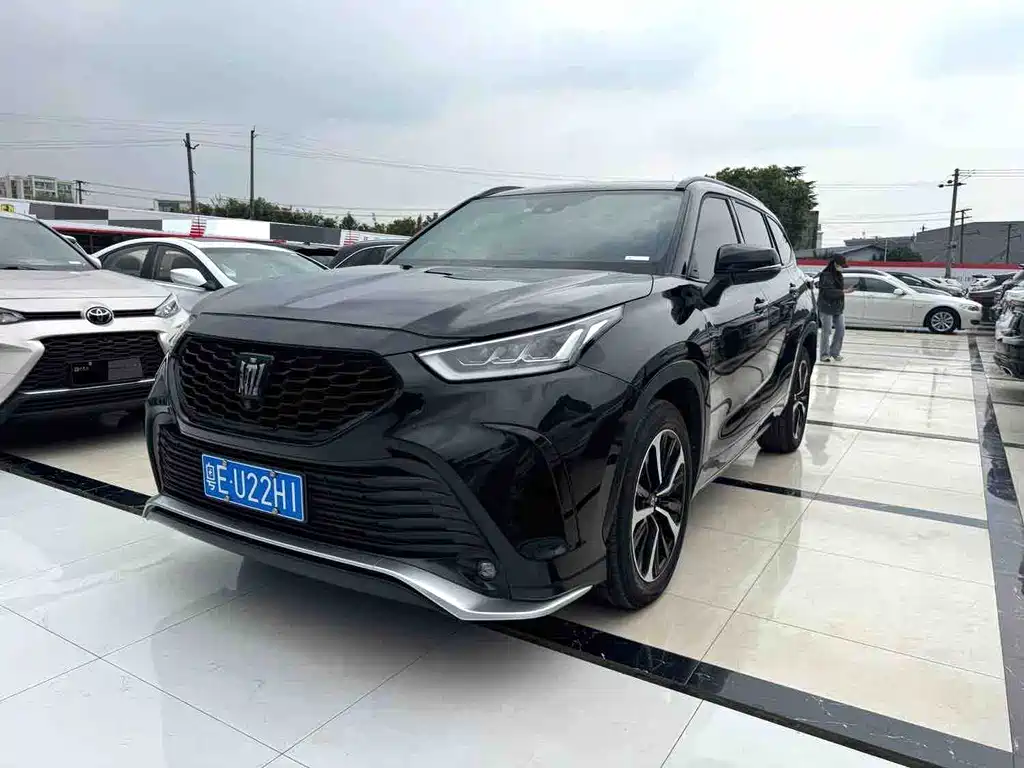 Toyota Crown Kluger 2023