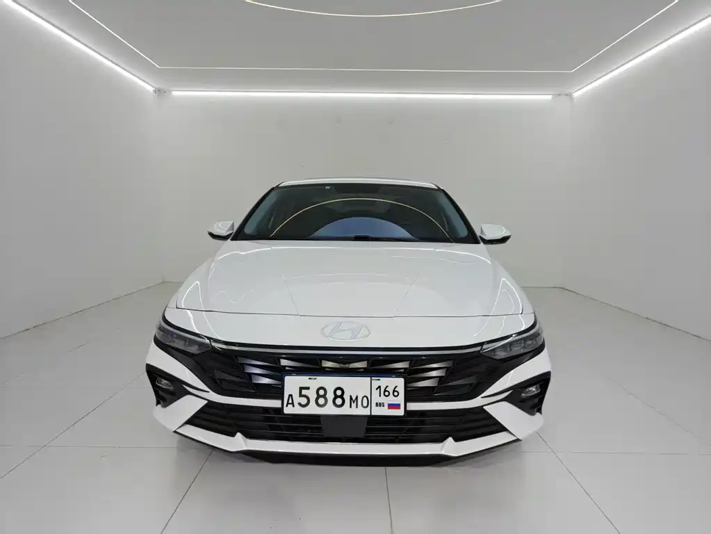 Hyundai Elantra 2024