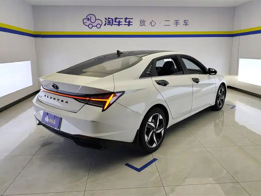 Hyundai Elantra 2021