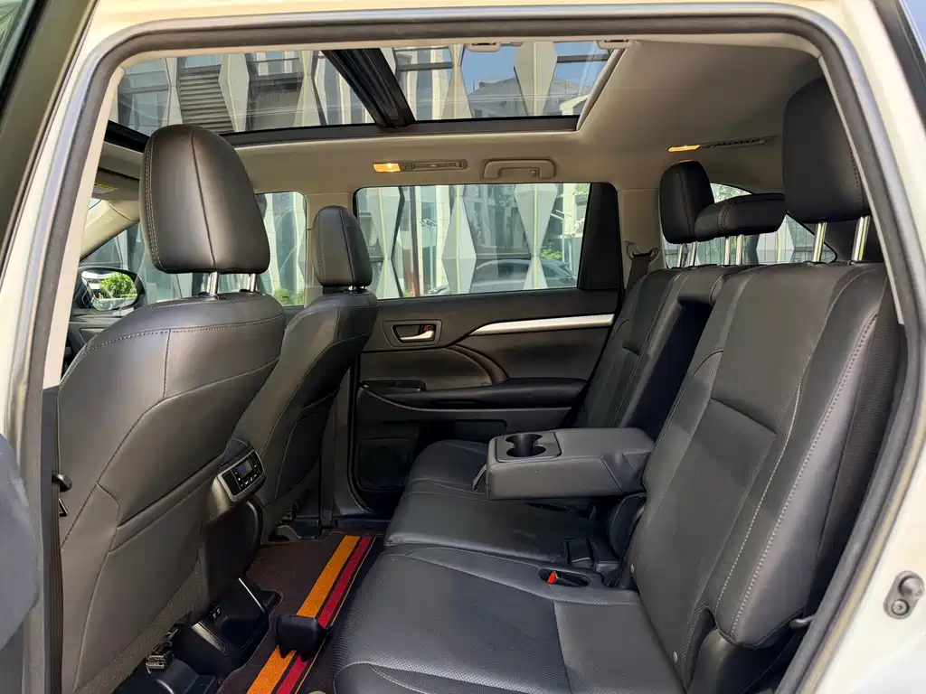 Toyota Highlander 2018 — фото 13