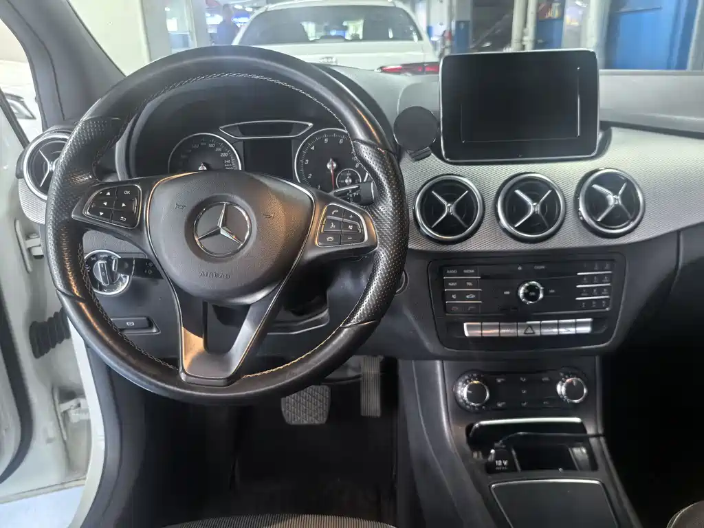 Mercedes-Benz B-Class 2015 — фото 8