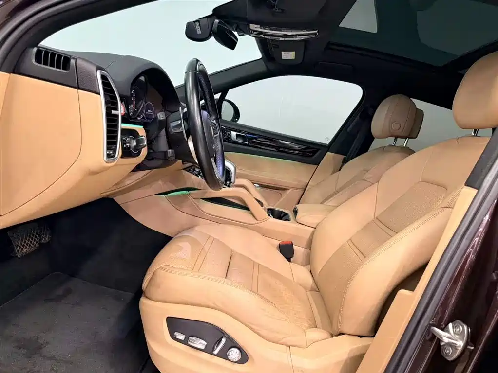 Porsche Cayenne Hybrid 2020 — фото 12