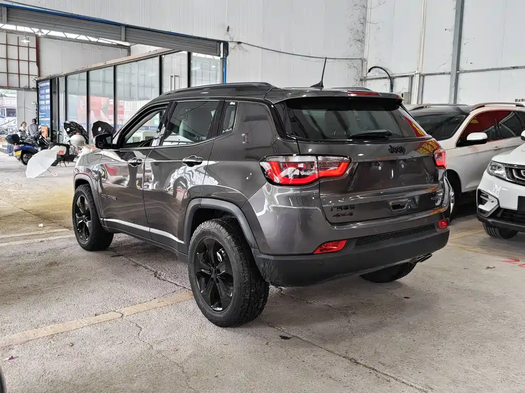 Jeep Compass 2020 — фото 11