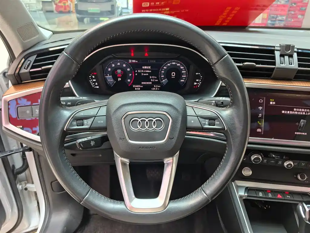 Audi Q3 2020 — фото 13