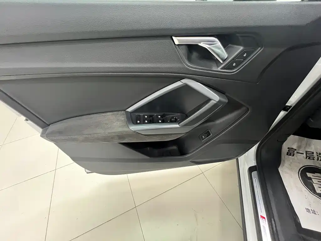 Audi Q3 Sportback 2021 — фото 20