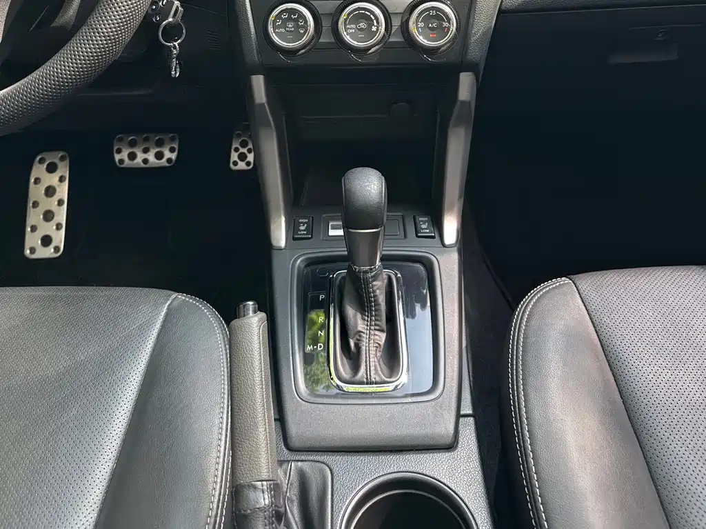 Subaru Forester 2015 — фото 14