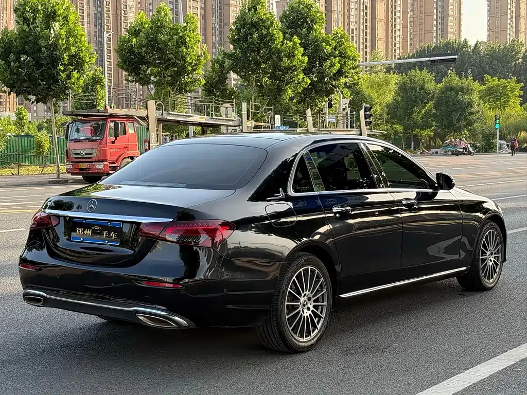 Mercedes-Benz E-Class 2021 — фото 19