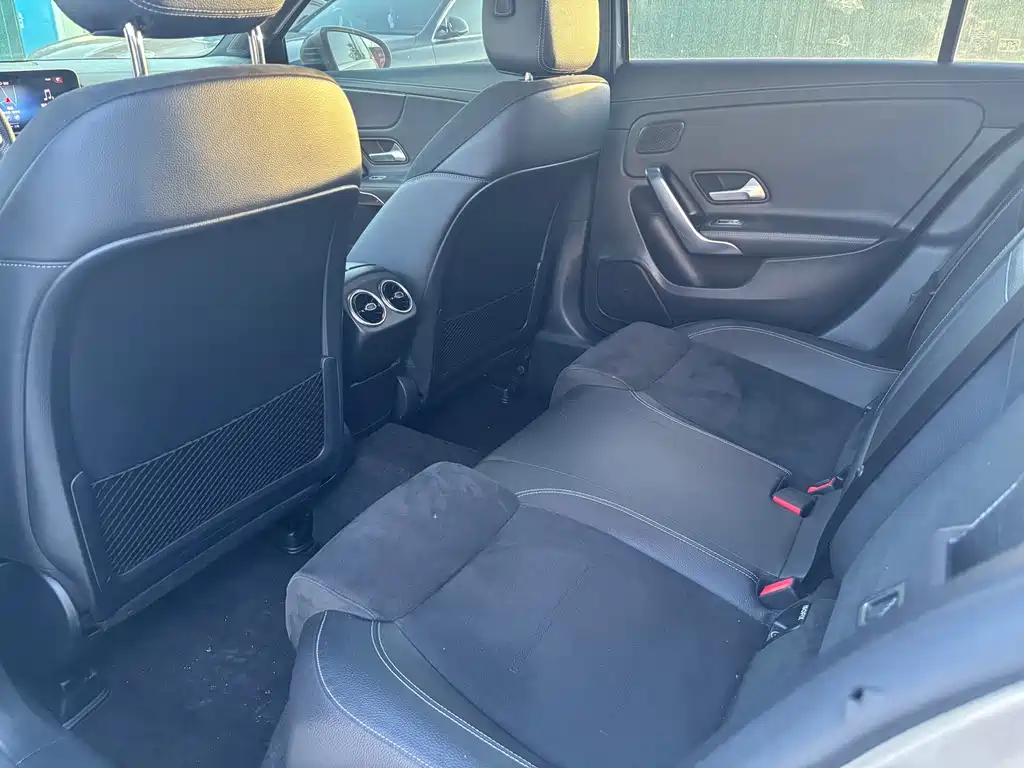 Mercedes-Benz A-Class 2019 — фото 4