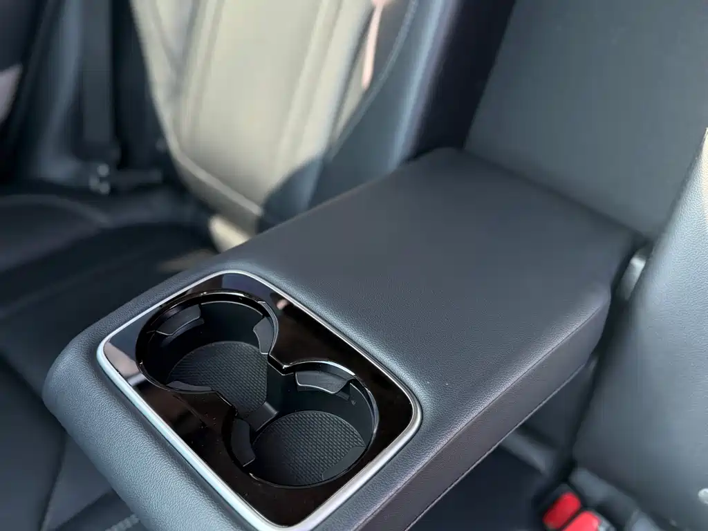 Subaru Forester 2023 — фото 10