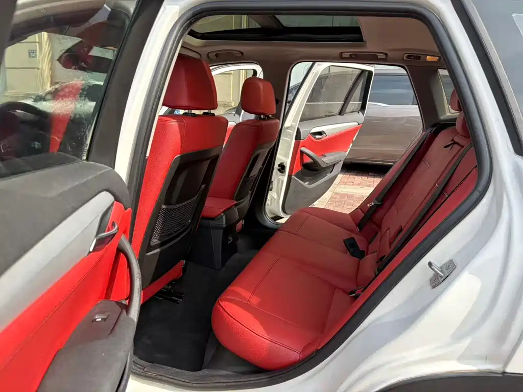 BMW X1 2015 — фото 12
