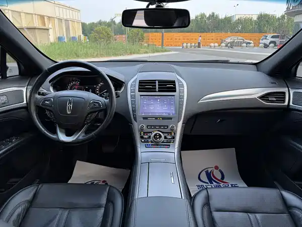 Lincoln MKZ 2021