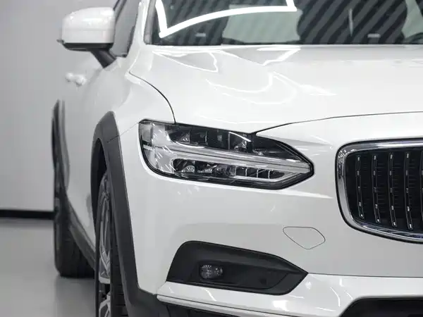Volvo V90 2023