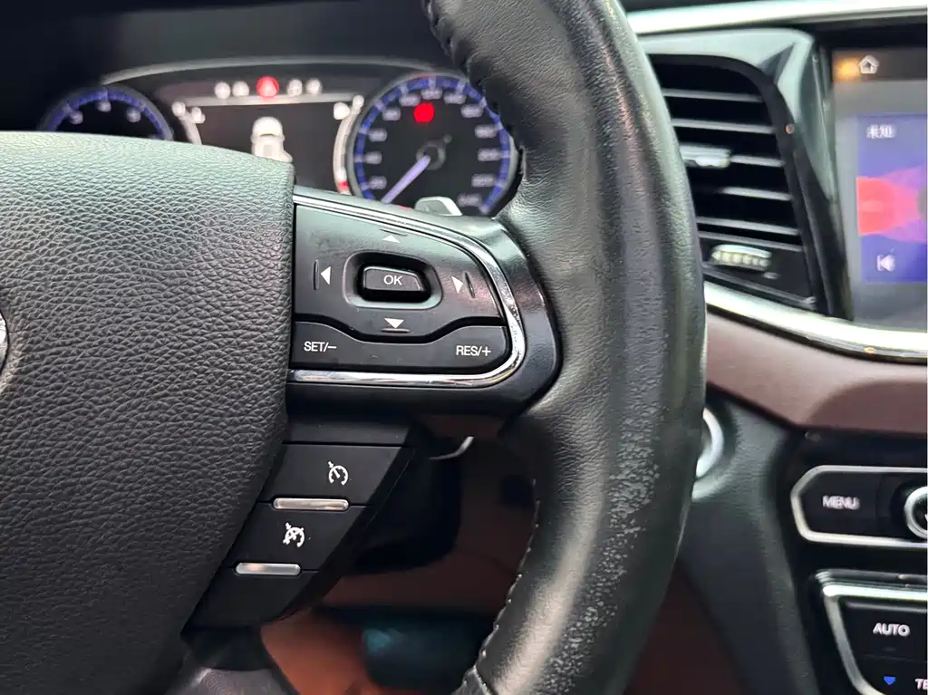 GAC Motor Trumpchi GS8 2019 — фото 21