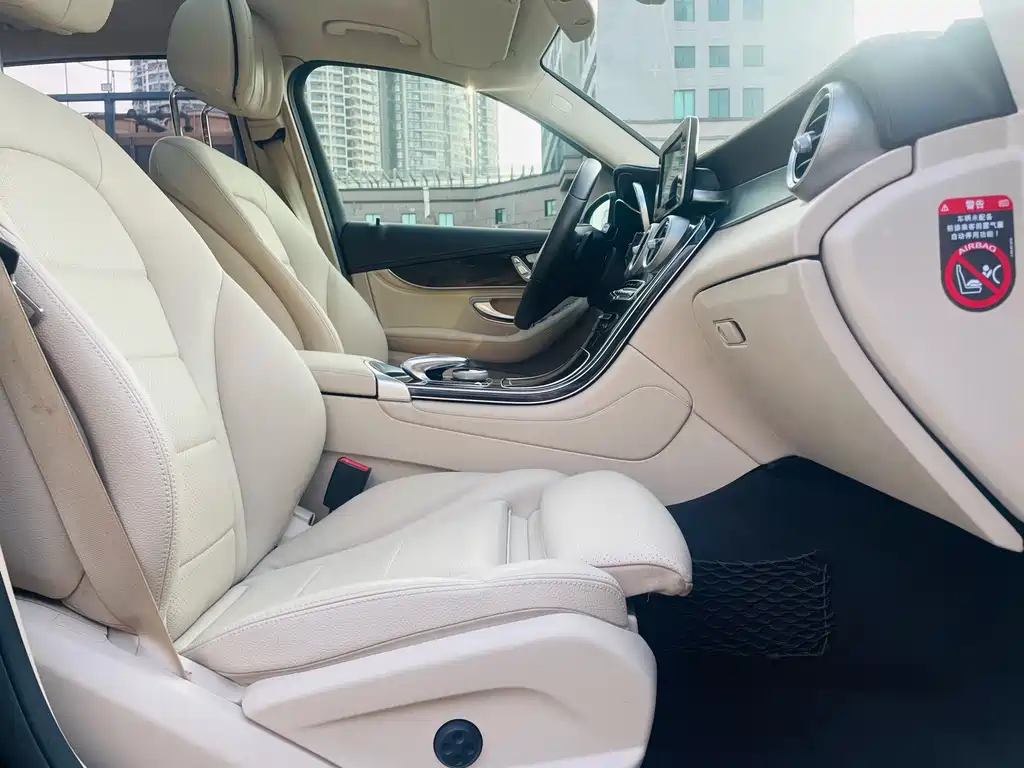 Mercedes-Benz GLC 2018 — фото 11