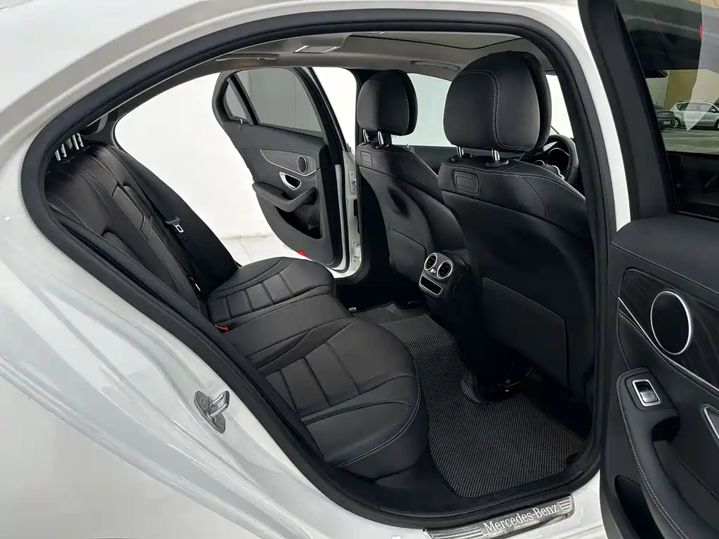 Mercedes-Benz C-Class 2019 — фото 13